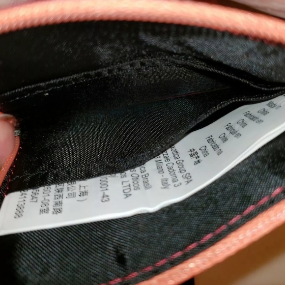 Oakley NWT Zip Small Wallet Sundried Tomato Color Pockets Red Orange Zipper - Picture 3 of 3